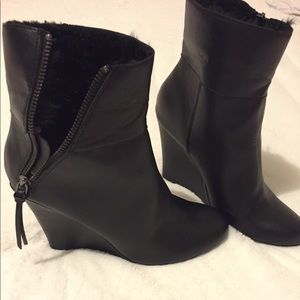 Limelight wedge boots with faux fur .